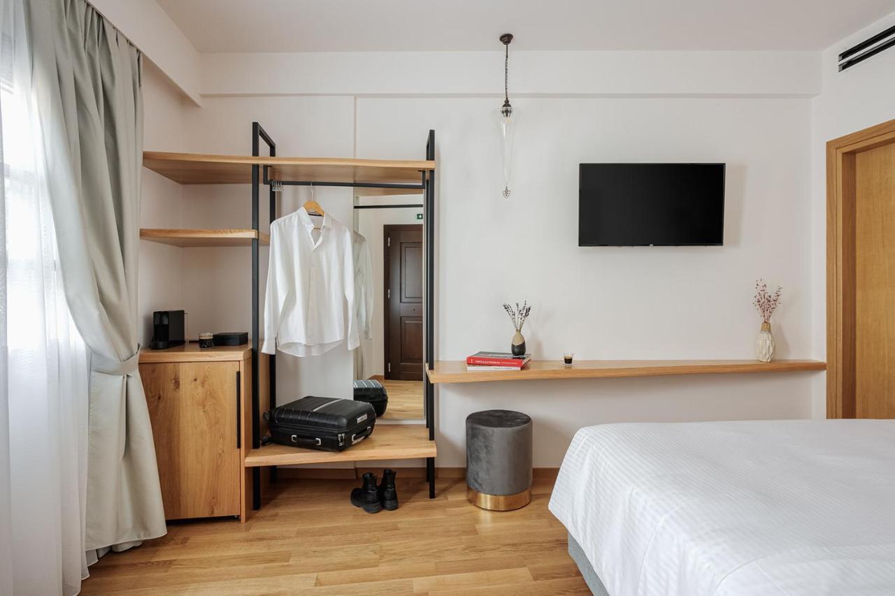 Petrou Suites Ioannina Bagian luar foto